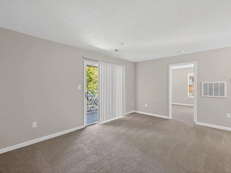 Sharon Oaks Apartments — Photo 31