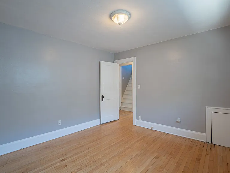 523 E Henry Clay St — Photo 11