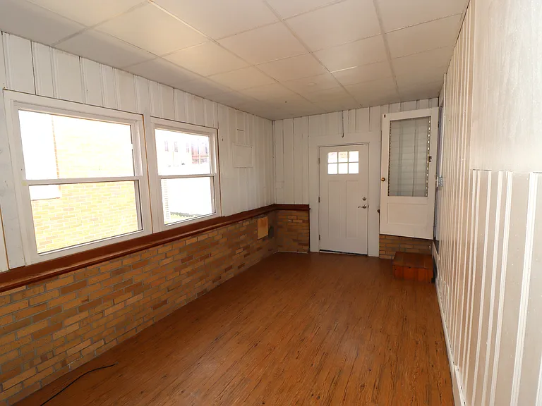 120 S Court St — Photo 17