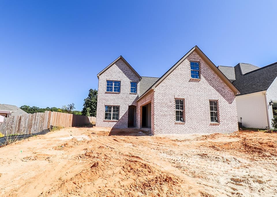 1st image of 810 Oak Grove Ln