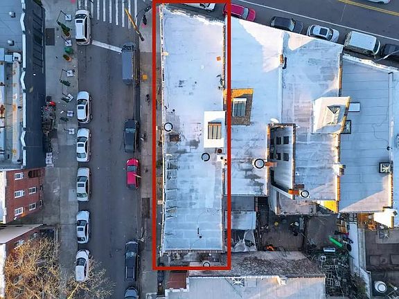 2nd image of 284 Kings Hwy