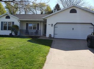 760 N Perry Pkwy, Oregon, WI 53575