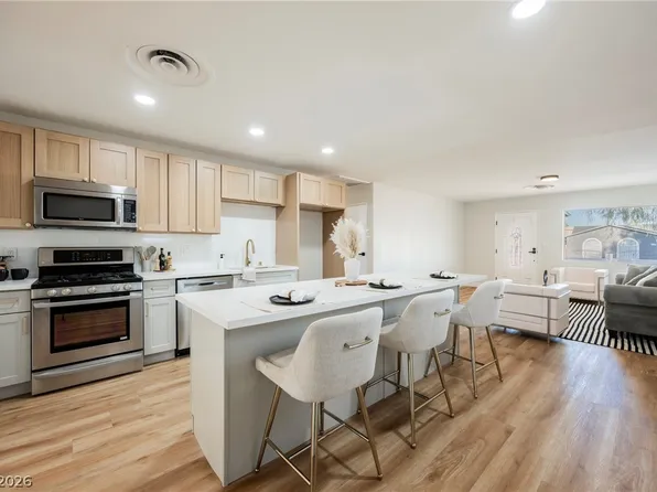 3114 Scarlet Oak Ave, Las Vegas, NV 89104