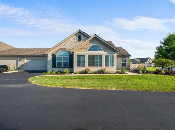 2780 Canterbury Cir #A, Port Clinton, OH 43452