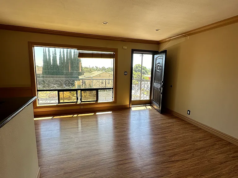 2499 E 19th St #5 — Photo 7
