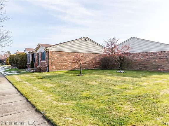 3rd image of 11336 Glenwood Dr