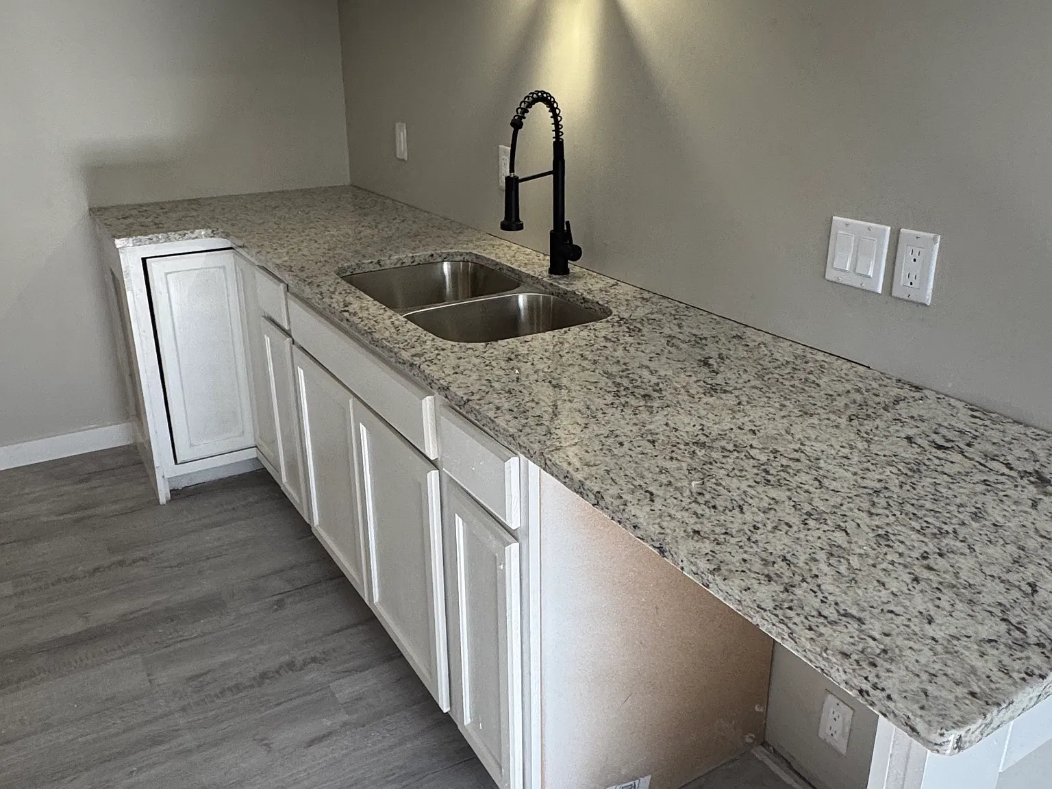 3 bed, 1477 sqft, $2,000 — Photo 3