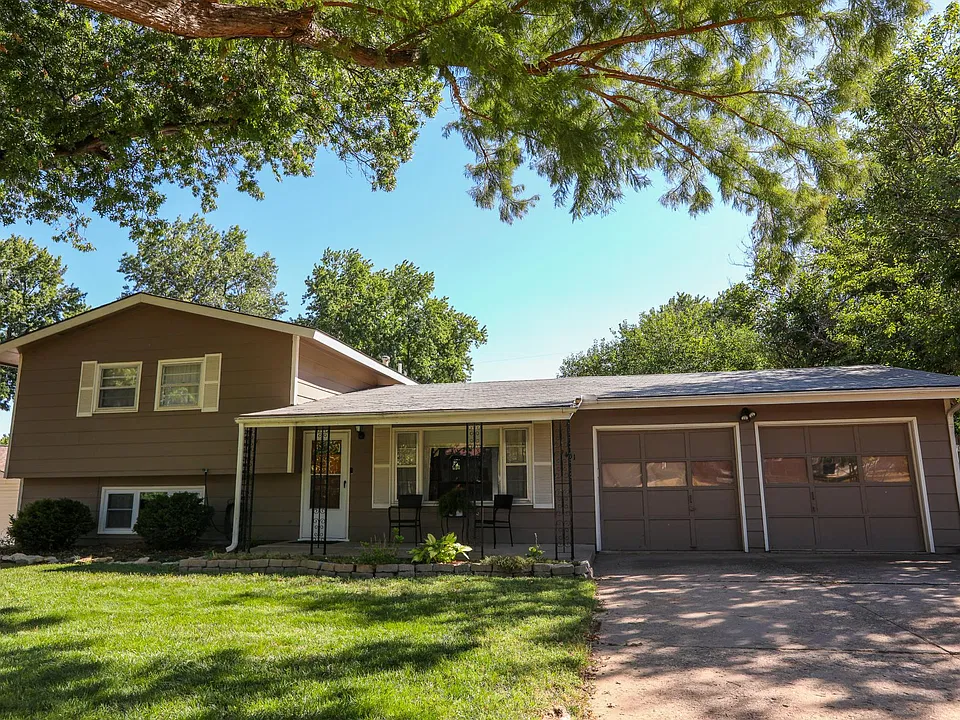 7401 W Dorsey Ave