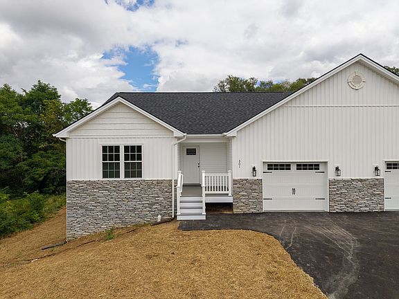 3rd image of 301 Willow Oaks Dr