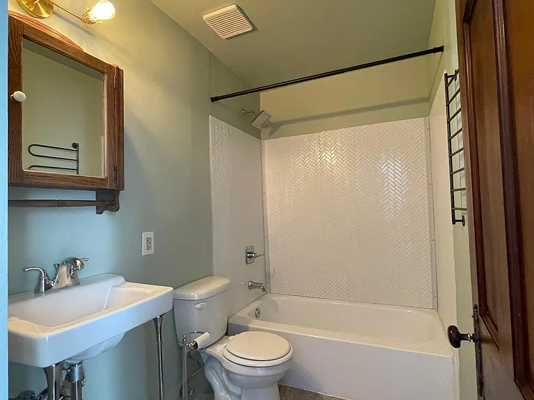 1135 S 1st St #1 — Photo 15