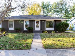 1220 Comanche Dr, Rockford, IL 61107