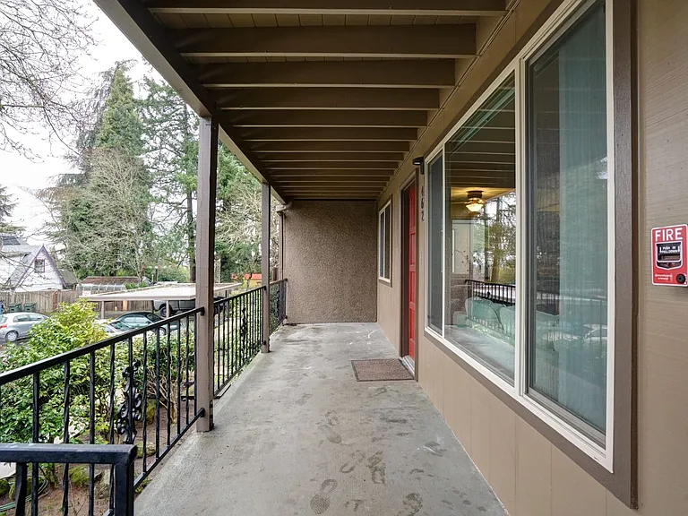 Upland Terrace — Photo 68