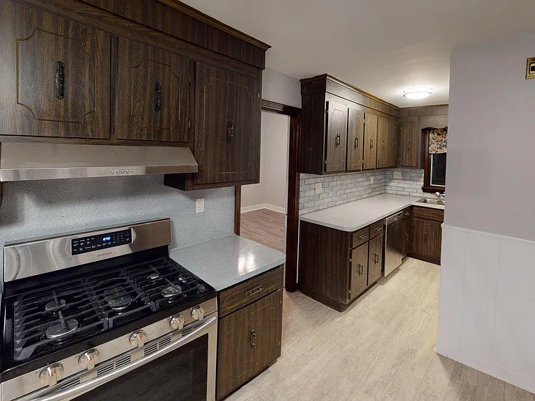 24 Gladstone St #2 — Photo 22