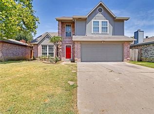 109 Moss Hill Dr, Arlington, TX 76018