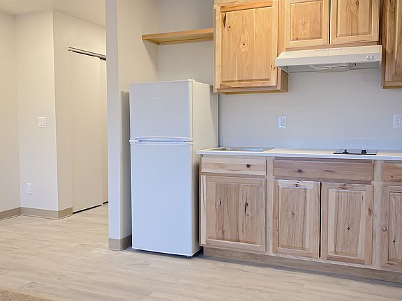 3rd image of 775 E Palmer Wasilla Hwy #7