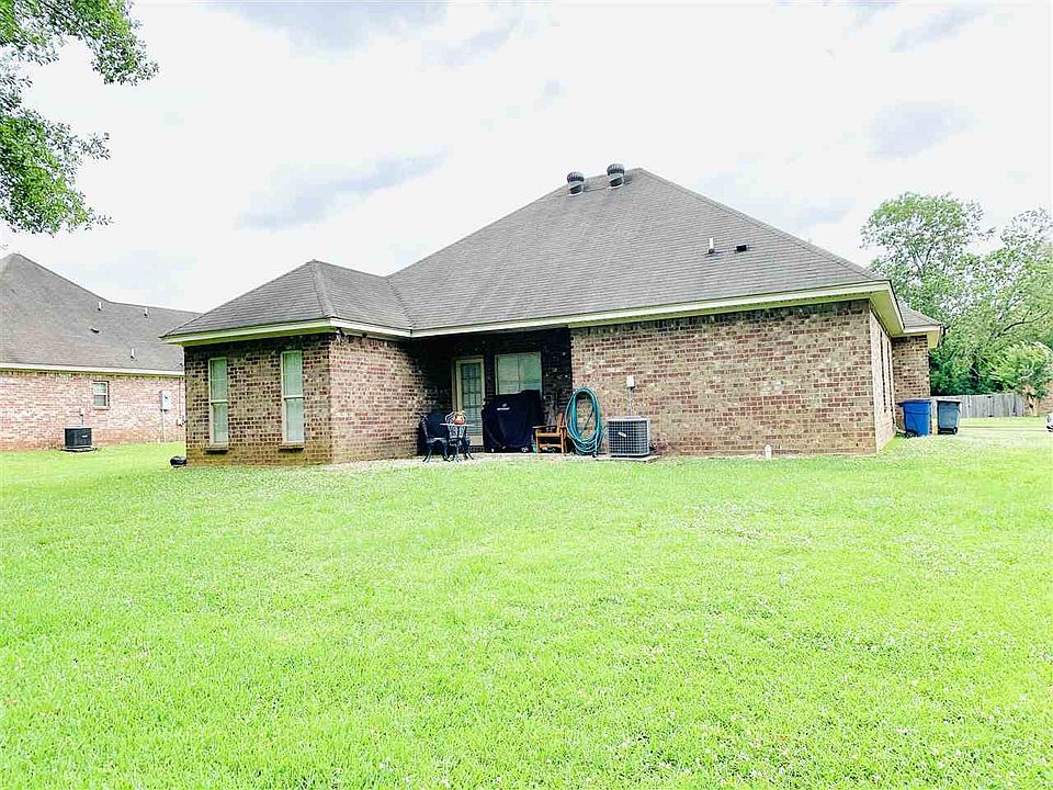 2nd image of 102 Copper Ln