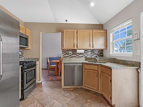 3rd image of 2030 Green Bridge Ln