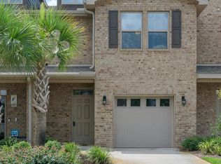 8801 Brown Pelican Cir, Navarre, FL 32566