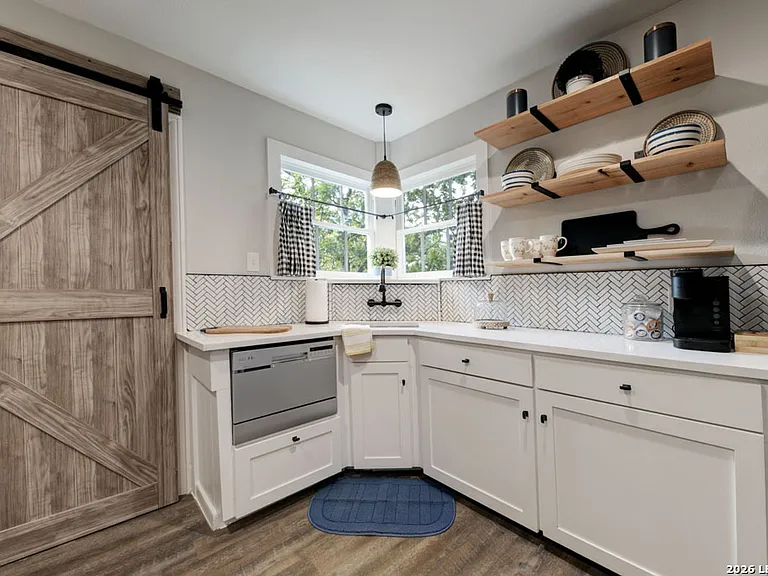 406 McKinley Ave — Photo 11