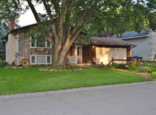 6313 N Howell St, Davenport, IA 52806