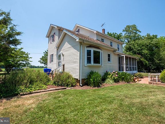 4th image of 13922 River Rd