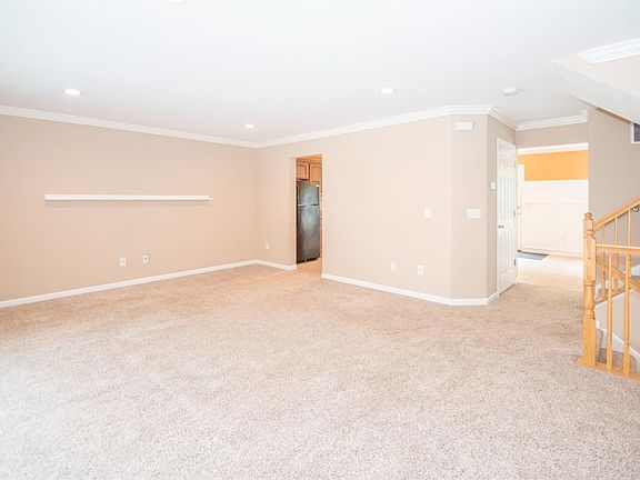 5th image of 693 Terrace Hill Trl