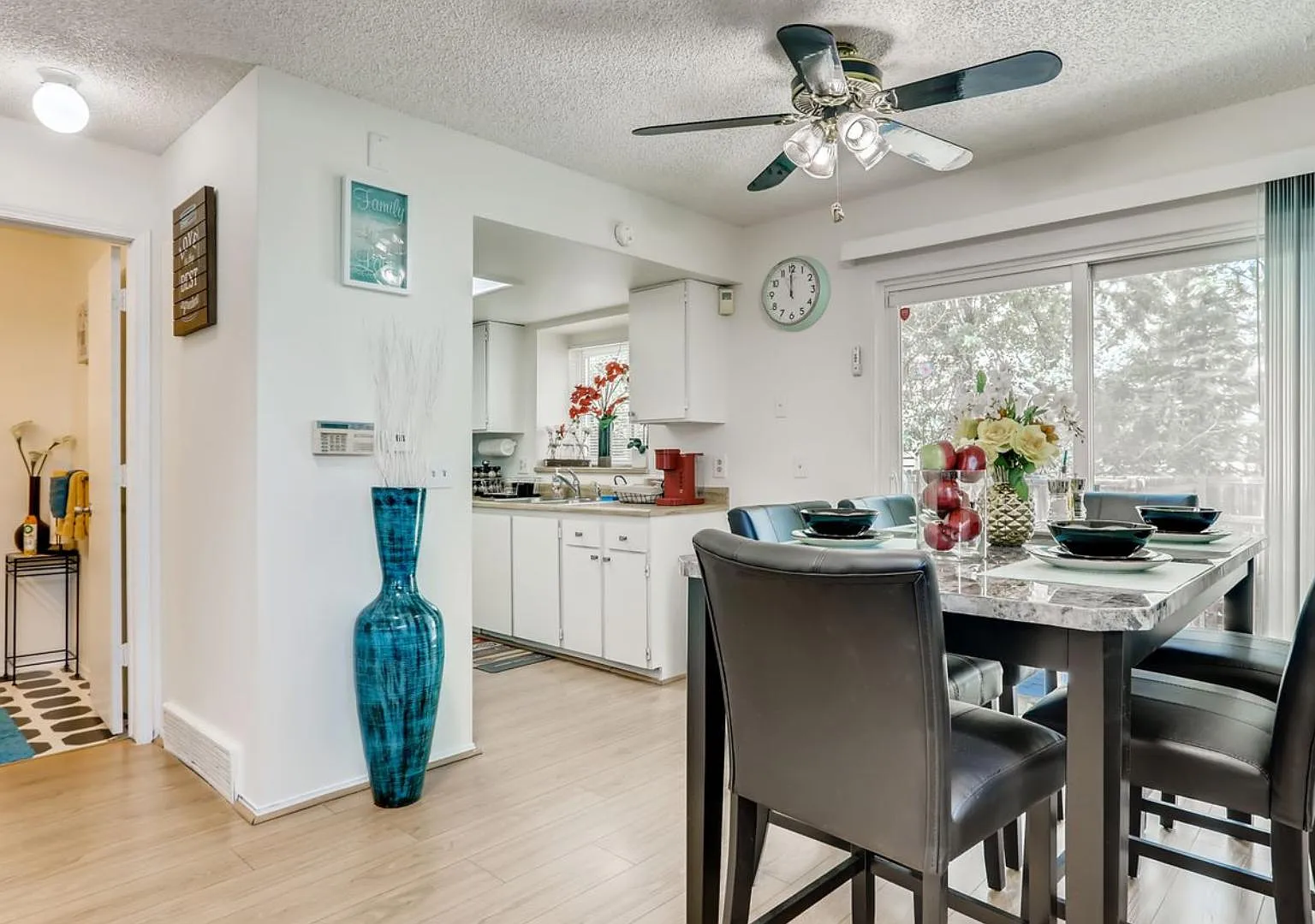 4 bed, 2.5 bath, 1800 sqft, $1,321 — Photo 3