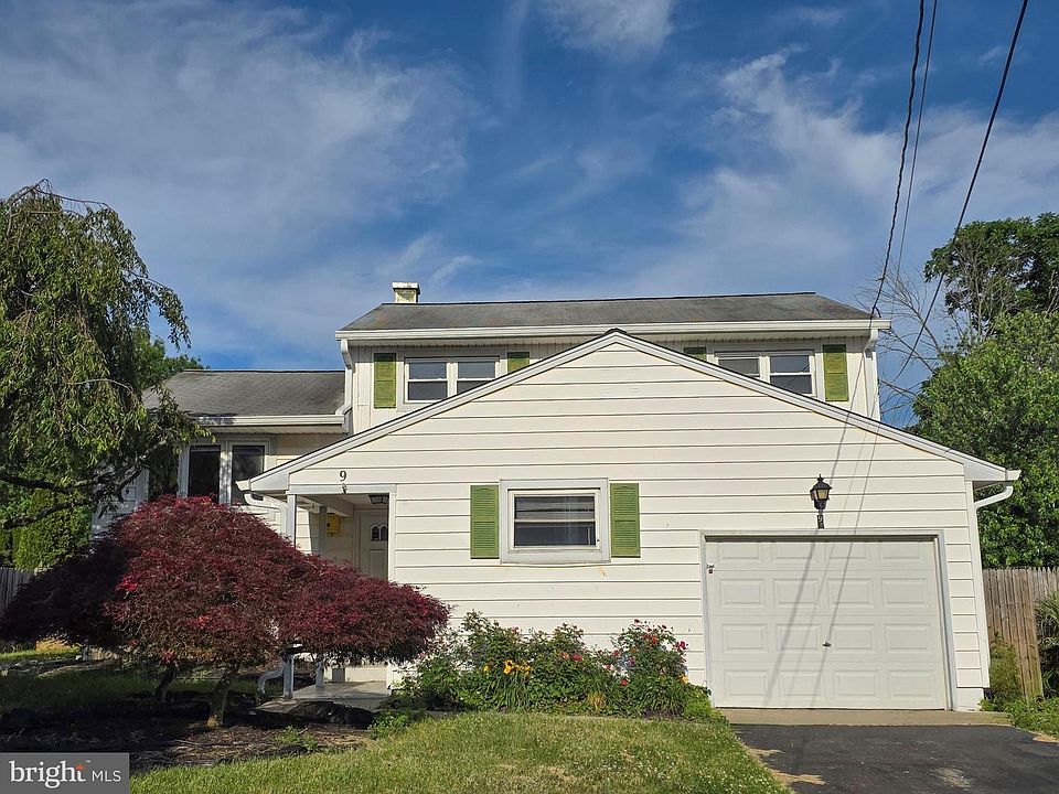 1st image of 9 Thorntown Ln