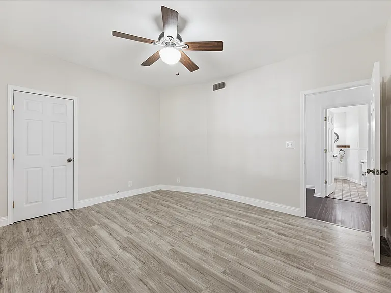 1025 Burchbury Trl — Photo 13