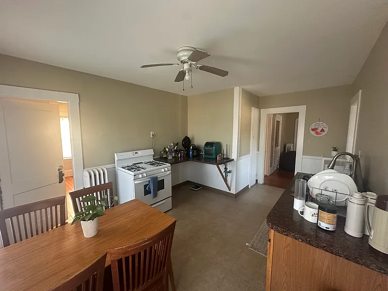 114-116 Pacific St #3 — Photo 3