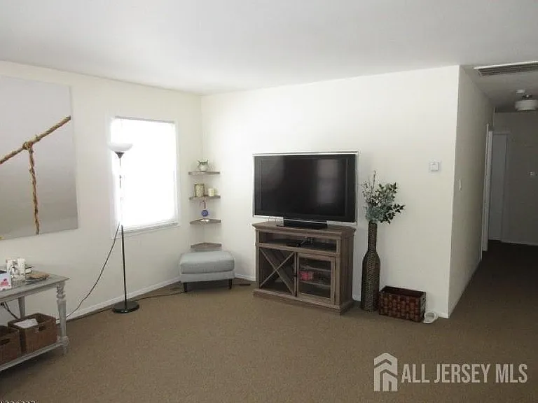 6 Flower Rd — Photo 7