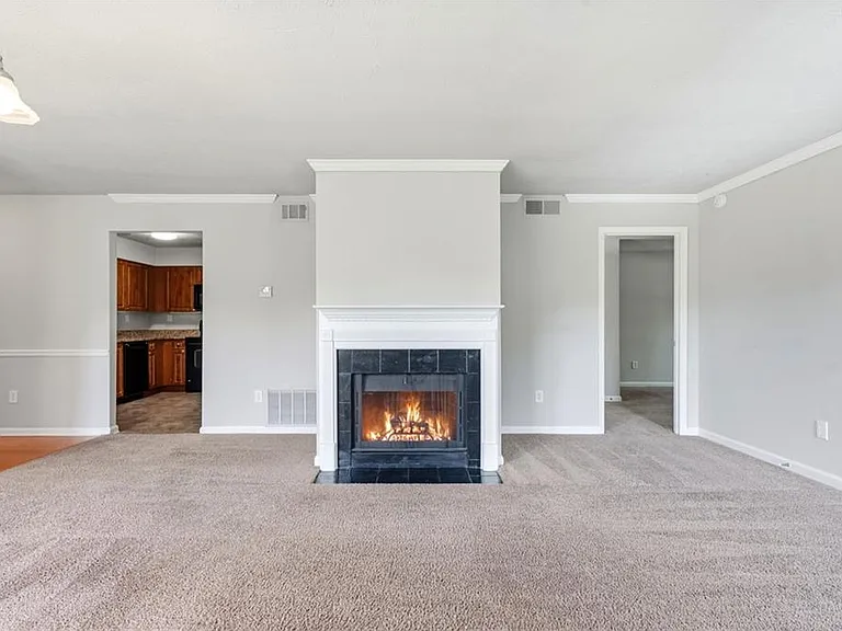 117 Brittany Ct — Photo 6