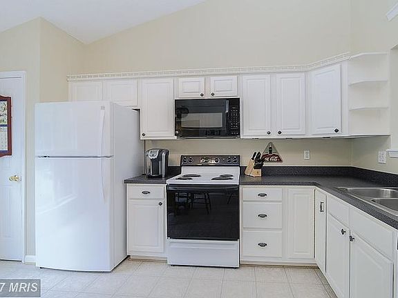5th image of 3803 Overview Dr