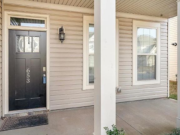 2nd image of 653 Highgarden Ln