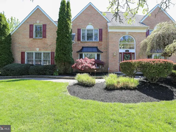 35 Radcliff Dr, Doylestown, PA 18901