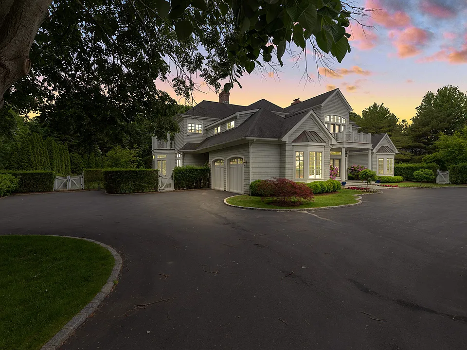 653 Head Of Pond Rd