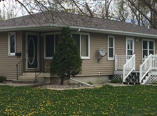 253 6th Ave NW, Wells, MN 56097