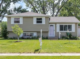 1758 Crestwood Blvd, South Bend, IN 46635