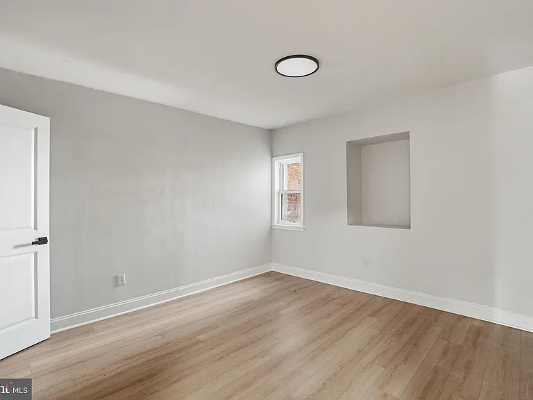 1250 Queen St NE #1 — Photo 10