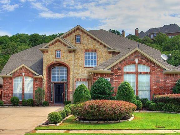 2nd image of 2107 Twelve Oaks Ct