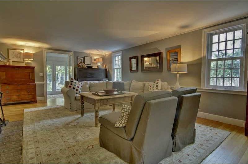 2nd image of 11 Surrey Rd