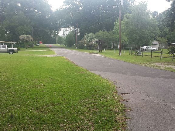 4th image of 3221 SE 41st Ave