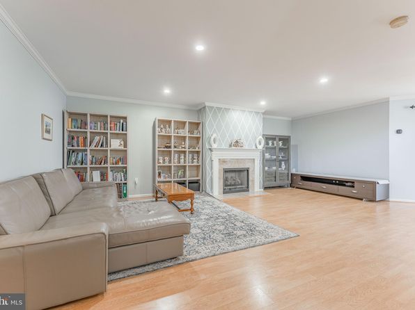 112 Harvard Dr, Trappe, PA 19426