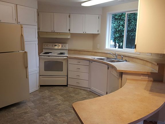 5th image of 3700 14th Ave SE Unit 107