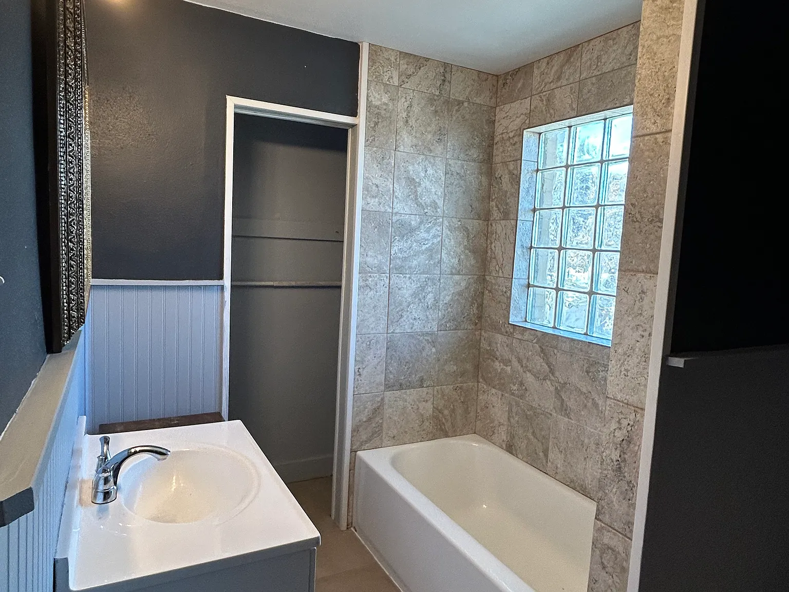 1 bed, 500 sqft, $1,200 — Photo 2