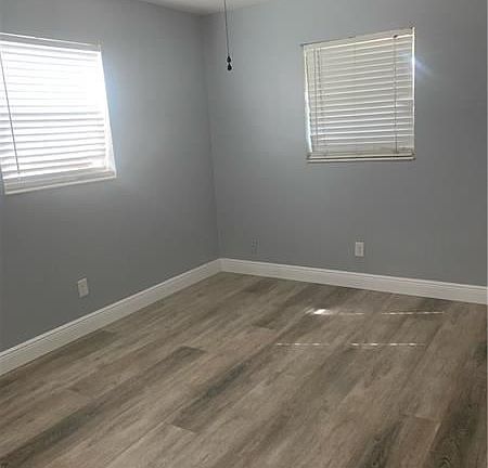 5th image of 4655 Vilma Ln