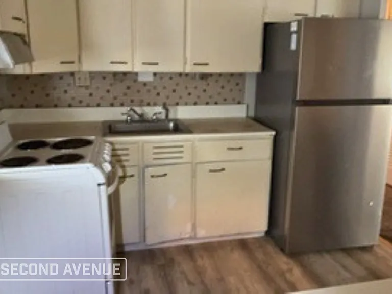9709 Duke Dr — Photo 3