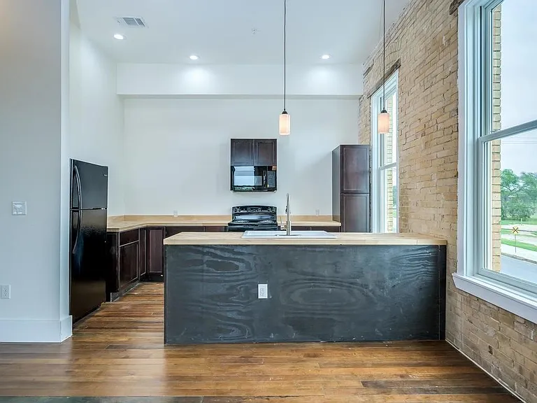 110 S Main St #206 — Photo 11