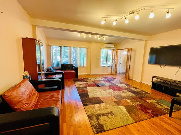 2377 E 21st St, Brooklyn, NY 11229