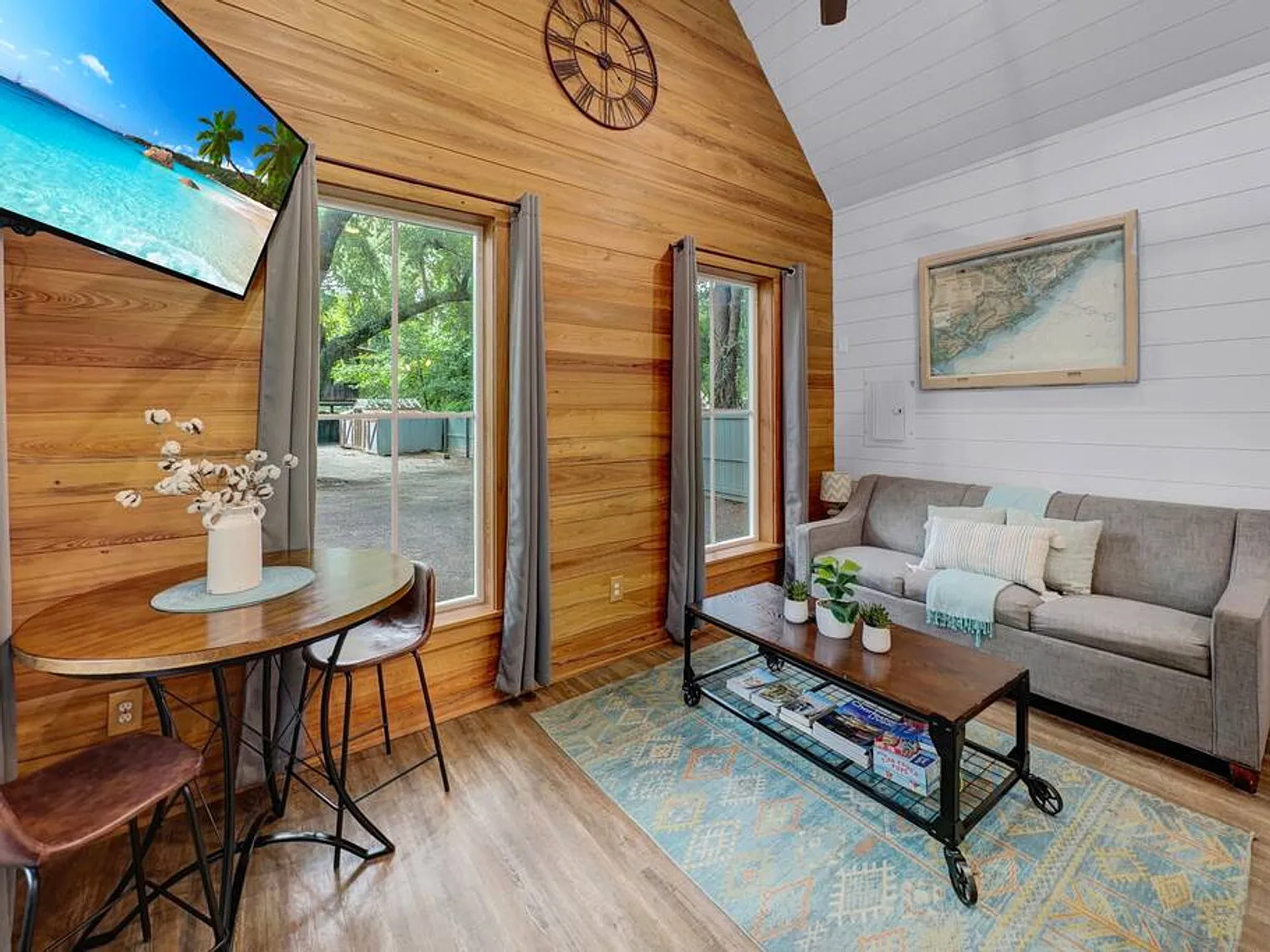 2 bed, 1.0 bath, $4,376 — Photo 3